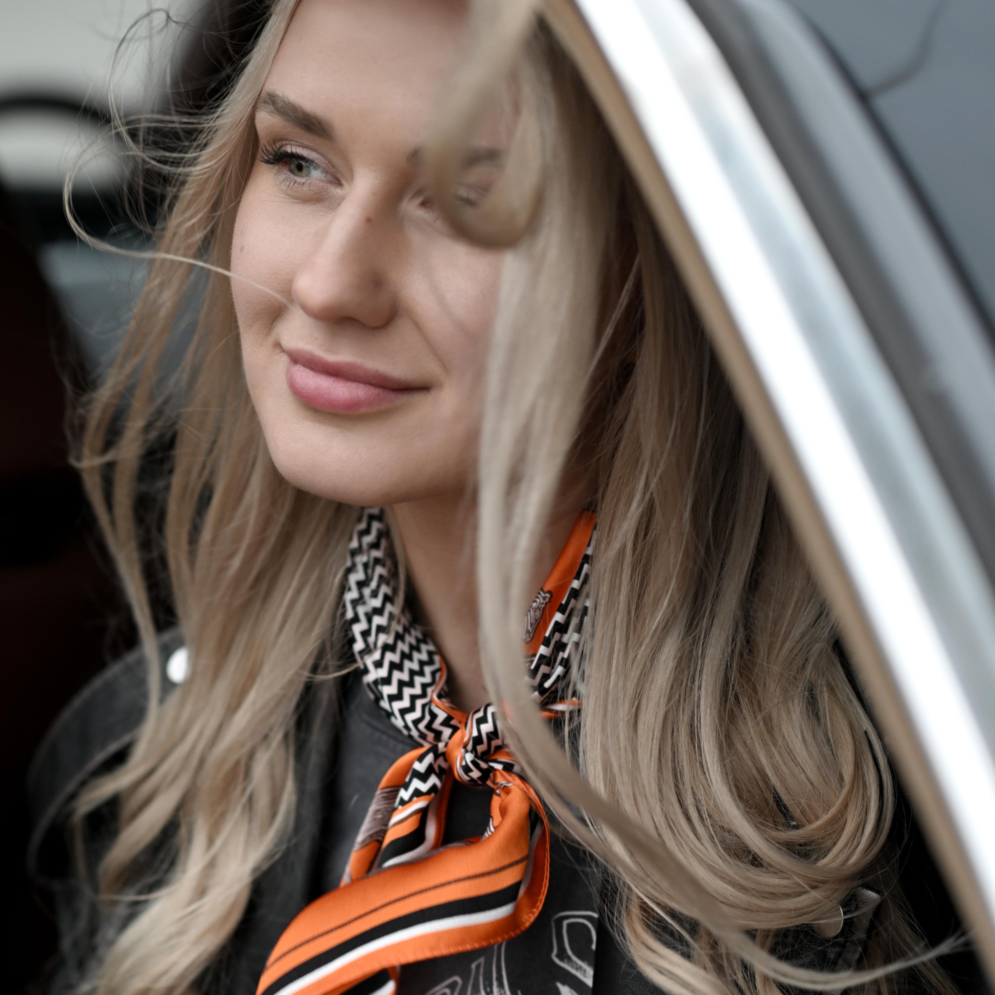 CHARMING_silkineskarele_empoweryou.lt_silkineskarele_empoweressence_moterubendruomene_igalinimas