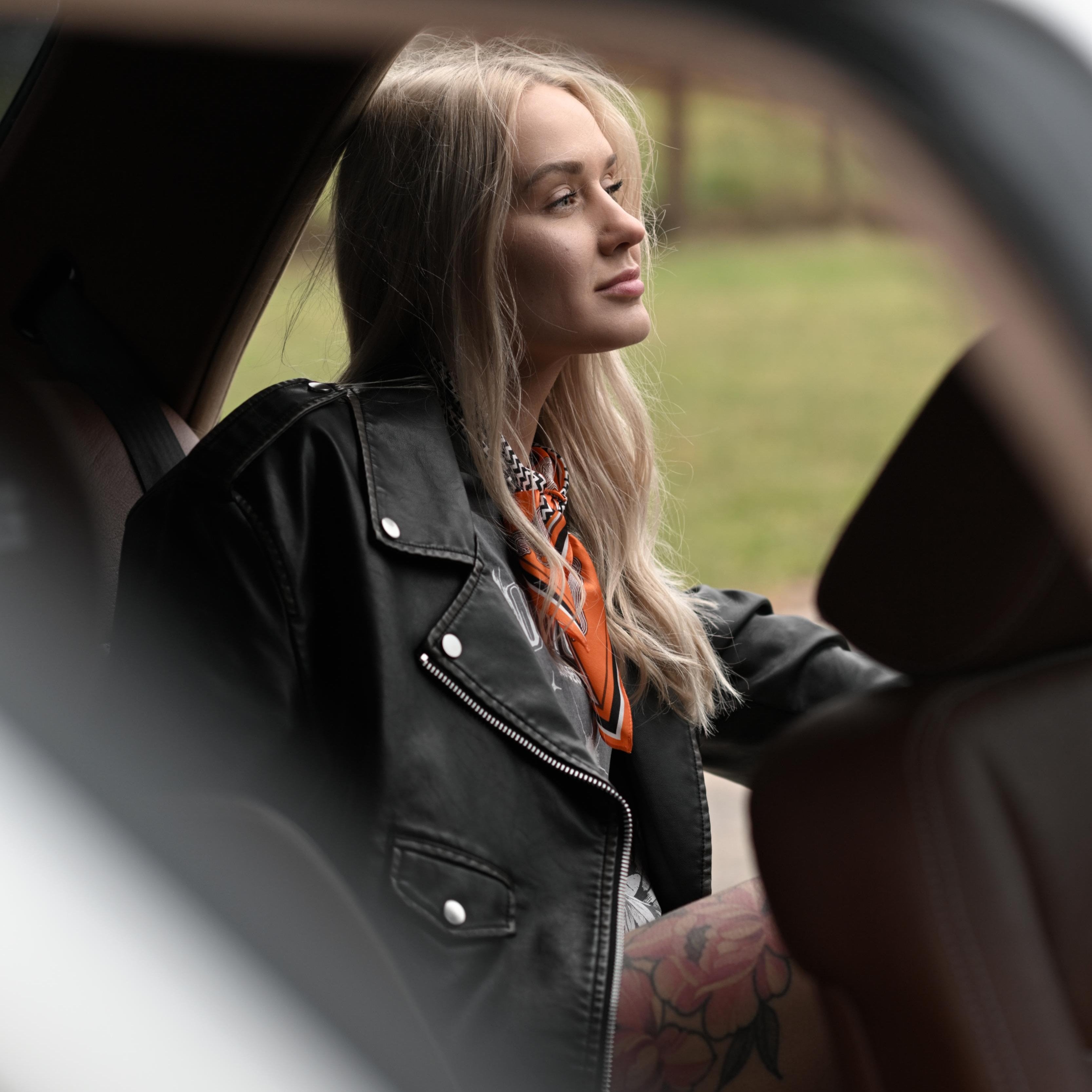 CHARMING_silkineskarele_empoweryou.lt_silkineskarele_empoweressence_moterubendruomene_igalinimas