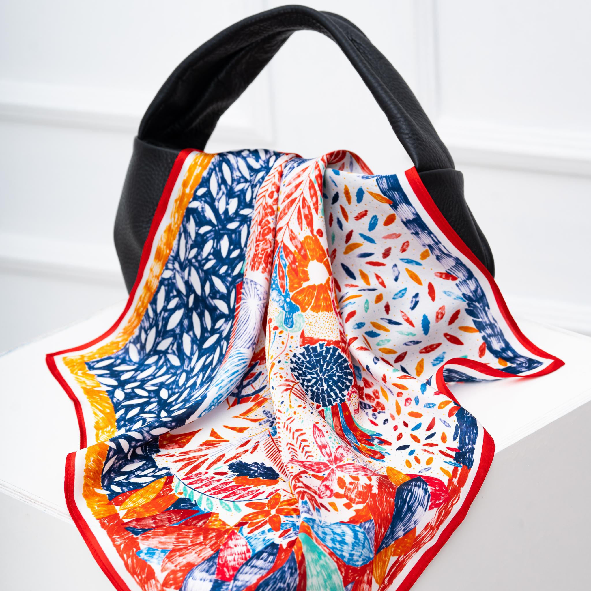 PLAYFUL CREATIVITY_šilkinė skarelė_empoweryou.lt